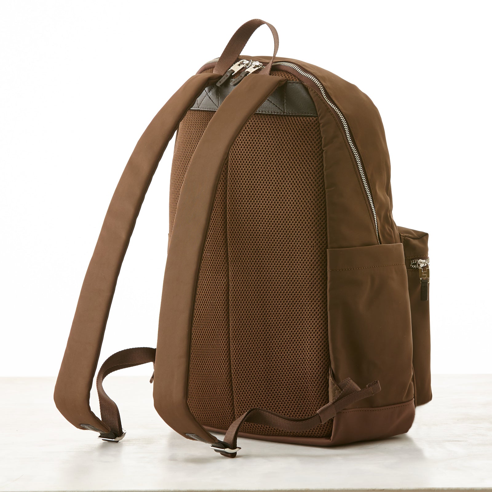 LT_2-2019-1872_1600x.jpg?v=